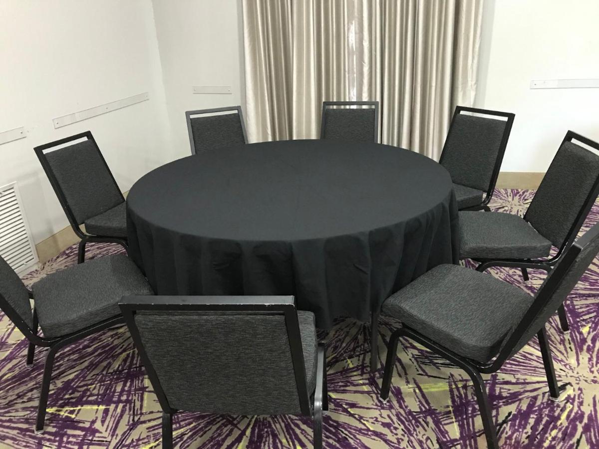 加兰e湖i30号智选假日套房酒店 外观 照片
